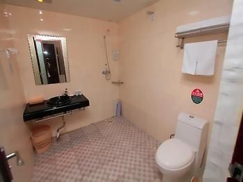 Jinzuan 100 Holiday Hotel Qufu Buitenkant foto